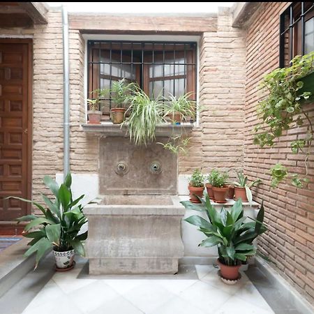 Apartamentos Centro Historico A Los Pies De La Alhambra Granada Eksteriør billede